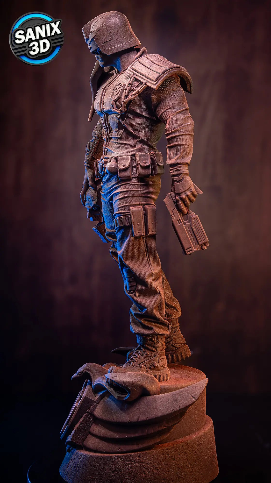 Judge Dredd resin figure angled shot holding gun