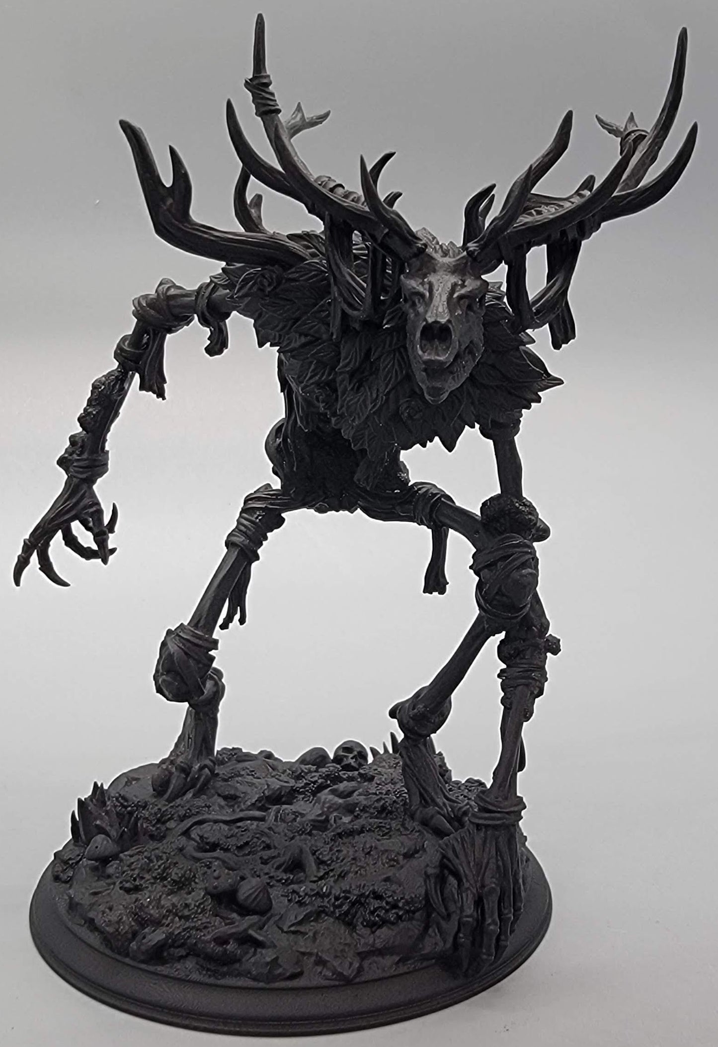 32mm Beinvættr – Bone Wendigo primed and assembled by D&K Custom Prints