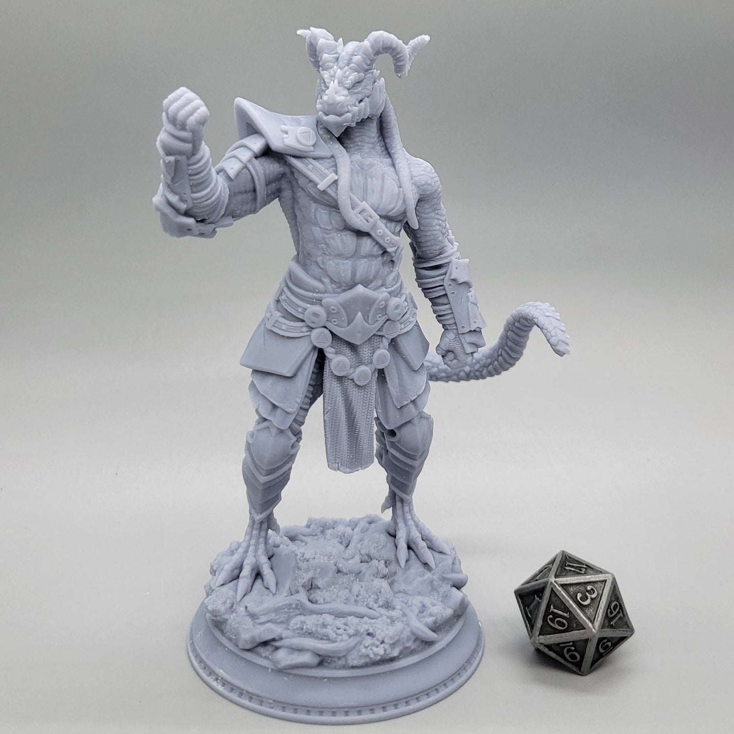 Vaakrin Steeljaw Black Dragonborn Fighter | 32mm & 75mm Resin Miniature | DM Stash