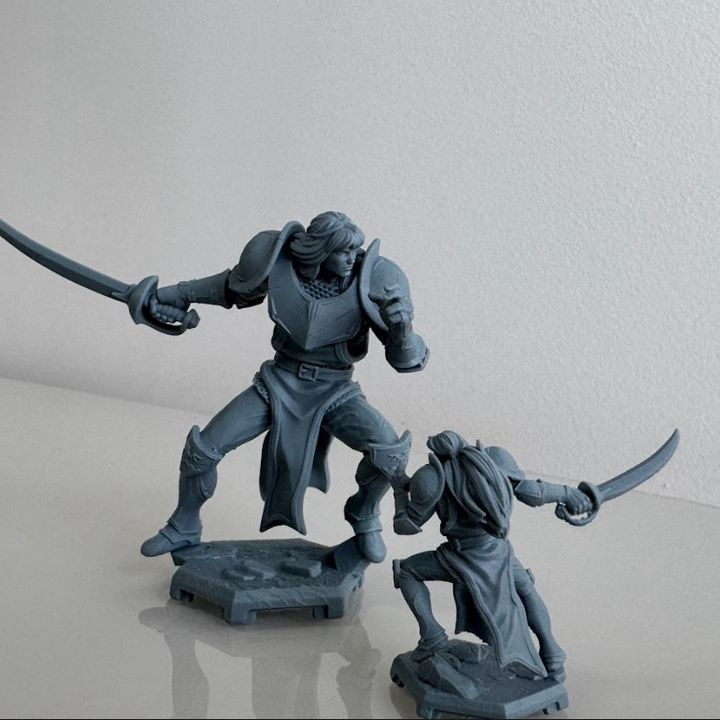 Lancelot v2 Heroic Knight Miniature in 32mm and 75mm scales.