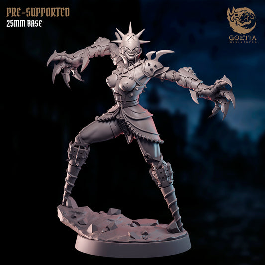 Ivenia Sansa – Armored Clawfighter