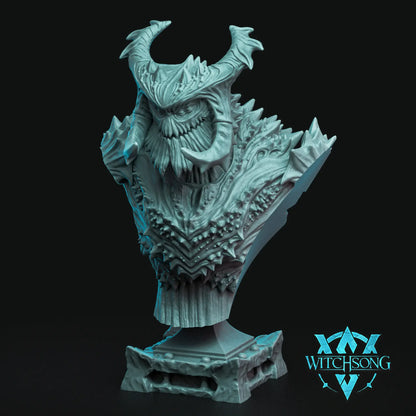 Rendered bust of the Swarm Matriarch alien queen with horned armor and spiked carapace