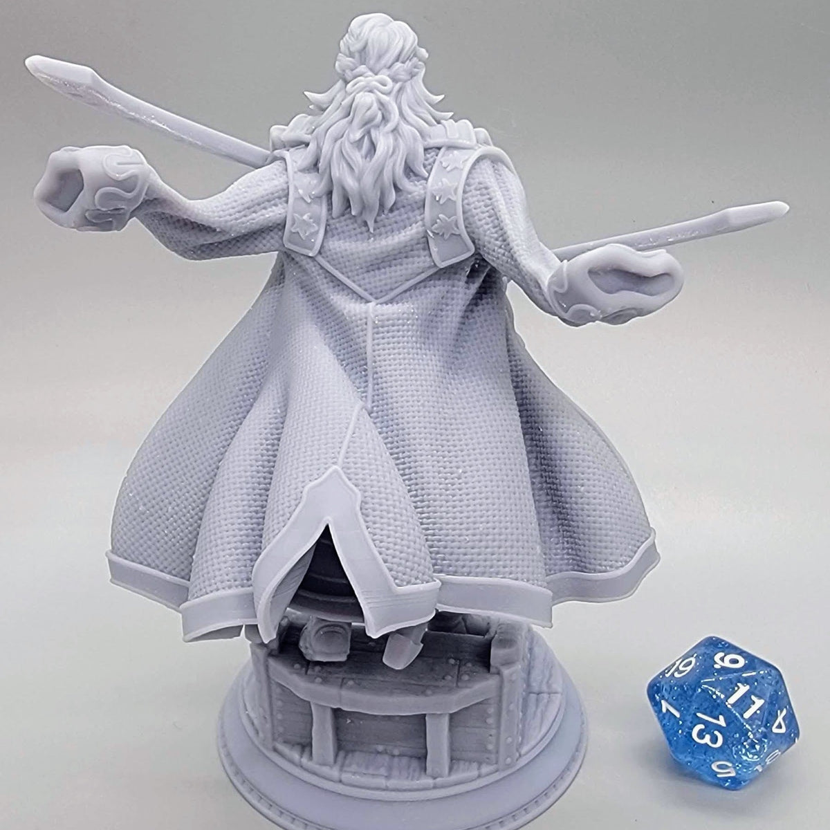 Ignacio Reyes Hexhunter of the Sea miniature posed as a pirate duelist with two curved blades.