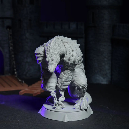 Kothar Skran Arak Lizard villain miniature by Cripta Studios with chains, armor, claws, and reptilian scales.