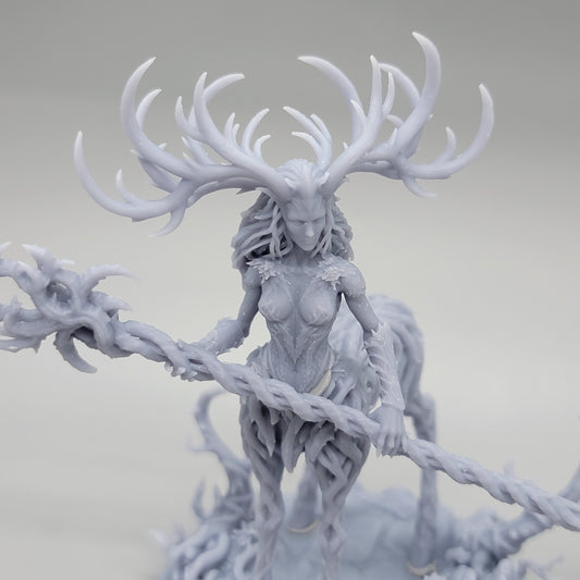 Aldara, Empress of the Life Realm – Huge Fey