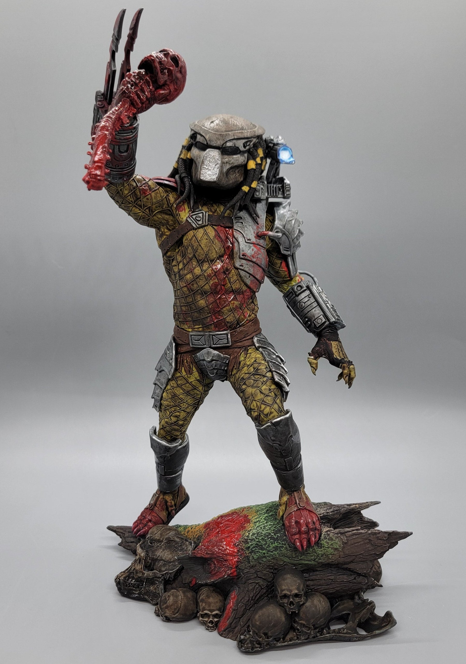 Predator Alien Hunter painted resin statue Commissioned Paintwork by D&K Custom Prints