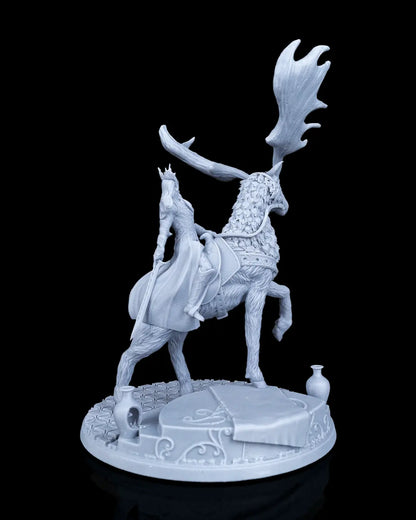 Rear right view of the unpainted resin model showing the decorative filigree on the back of the elven king's armor plate.